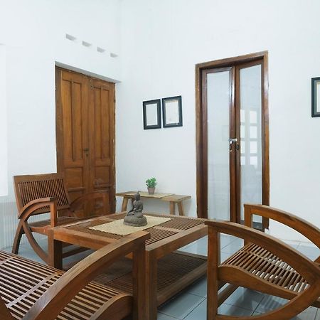 Oyo 287 Rumah Eyang Near Rsud Kota Yogyakarta Hotel Exterior photo