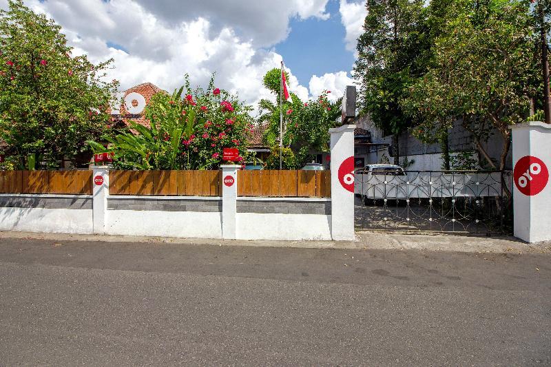 Oyo 287 Rumah Eyang Near Rsud Kota Yogyakarta Hotel Exterior photo
